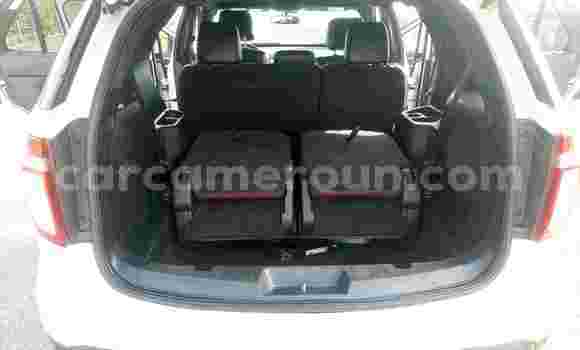 Acheter Occasion Voiture Ford Explorer Blanc à Douala, Littoral Cameroon Acheter Occasion Voiture Ford Explorer Blanc à Douala, Littoral Cameroon