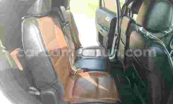 Acheter Occasion Voiture Ford Explorer Blanc à Douala, Littoral Cameroon Acheter Occasion Voiture Ford Explorer Blanc à Douala, Littoral Cameroon