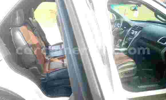 Acheter Occasion Voiture Ford Explorer Blanc à Douala, Littoral Cameroon Acheter Occasion Voiture Ford Explorer Blanc à Douala, Littoral Cameroon