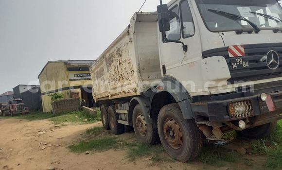 Sayi Na hannu Acura CSX Sauran Mota in Douala a Ƙasar Kamaru