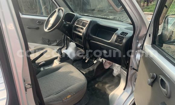 Sayi Imported Suzuki Carry Azurfa Babbar mota in Douala a Ƙasar Kamaru Sayi Imported Suzuki Carry Azurfa Babbar mota in Douala a Ƙasar Kamaru