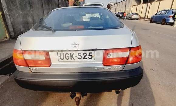 Sayi Na hannu Toyota Carina E Azurfa Mota in Douala a Ƙasar Kamaru Sayi Na hannu Toyota Carina E Azurfa Mota in Douala a Ƙasar Kamaru