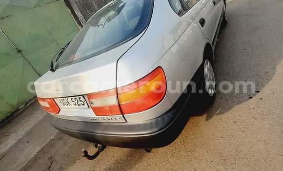 Sayi Na hannu Toyota Carina E Azurfa Mota in Douala a Ƙasar Kamaru Sayi Na hannu Toyota Carina E Azurfa Mota in Douala a Ƙasar Kamaru
