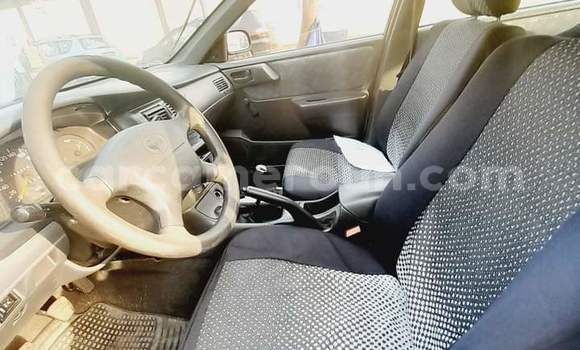 Sayi Na hannu Toyota Carina E Azurfa Mota in Douala a Ƙasar Kamaru Sayi Na hannu Toyota Carina E Azurfa Mota in Douala a Ƙasar Kamaru