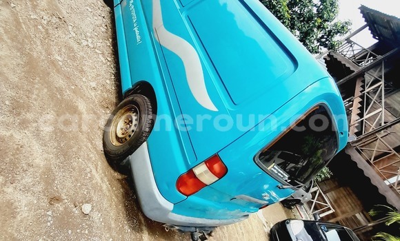 Sayi Na hannu Toyota Hiace Green Mota in Douala a Ƙasar Kamaru Sayi Na hannu Toyota Hiace Green Mota in Douala a Ƙasar Kamaru