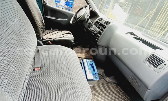 Sayi Na hannu Toyota Hiace Green Mota in Douala a Ƙasar Kamaru Sayi Na hannu Toyota Hiace Green Mota in Douala a Ƙasar Kamaru