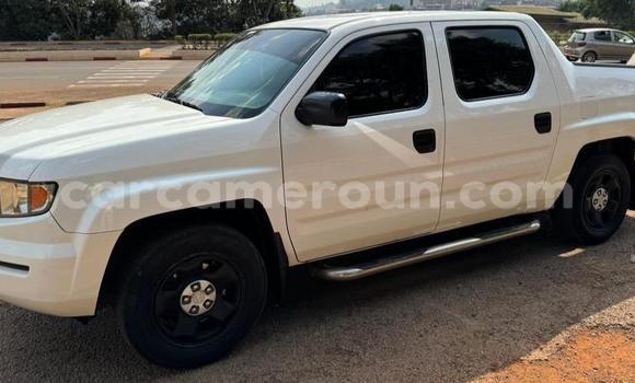 Sayi Na hannu Honda Ridgeline White Mota in Yaounde a Babban Kamaru Sayi Na hannu Honda Ridgeline White Mota in Yaounde a Babban Kamaru