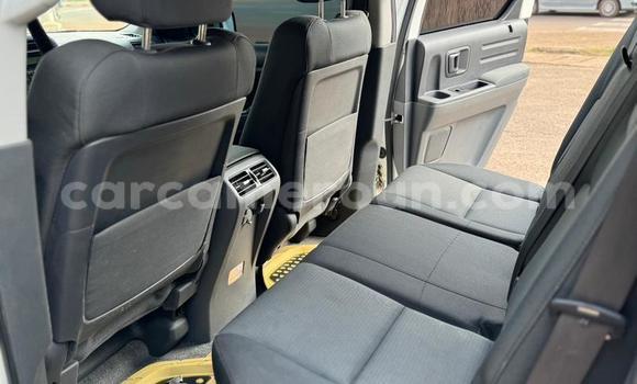 Sayi Na hannu Honda Ridgeline White Mota in Yaounde a Babban Kamaru Sayi Na hannu Honda Ridgeline White Mota in Yaounde a Babban Kamaru