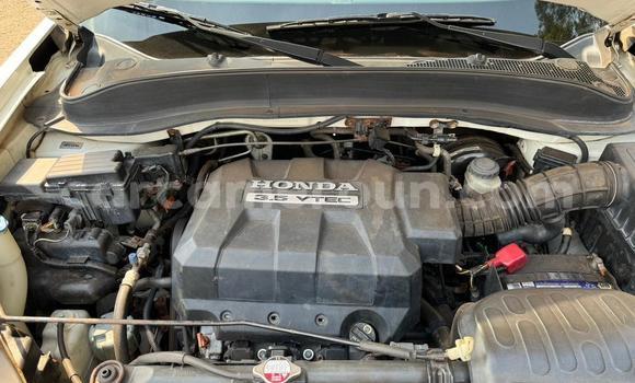 Sayi Na hannu Honda Ridgeline White Mota in Yaounde a Babban Kamaru Sayi Na hannu Honda Ridgeline White Mota in Yaounde a Babban Kamaru