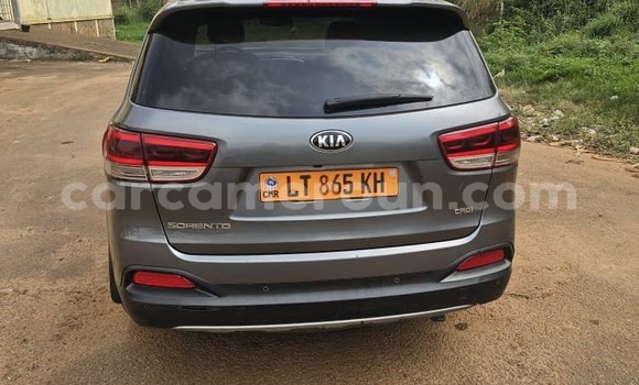 Sayi Na hannu Kia Sorento Azurfa Mota in Yaounde a Babban Kamaru Sayi Na hannu Kia Sorento Azurfa Mota in Yaounde a Babban Kamaru