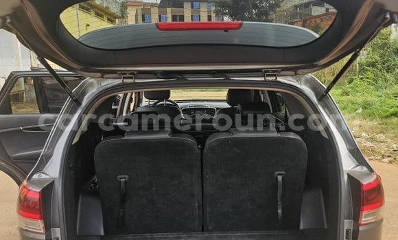 Sayi Na hannu Kia Sorento Azurfa Mota in Yaounde a Babban Kamaru Sayi Na hannu Kia Sorento Azurfa Mota in Yaounde a Babban Kamaru