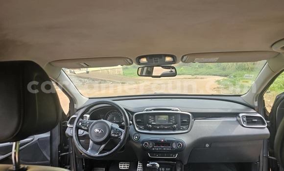 Sayi Na hannu Kia Sorento Azurfa Mota in Yaounde a Babban Kamaru Sayi Na hannu Kia Sorento Azurfa Mota in Yaounde a Babban Kamaru