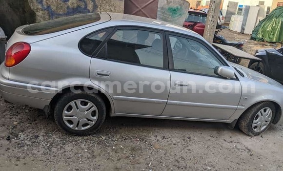 Sayi Na hannu Toyota Corolla Azurfa Mota in Douala a Ƙasar Kamaru Sayi Na hannu Toyota Corolla Azurfa Mota in Douala a Ƙasar Kamaru