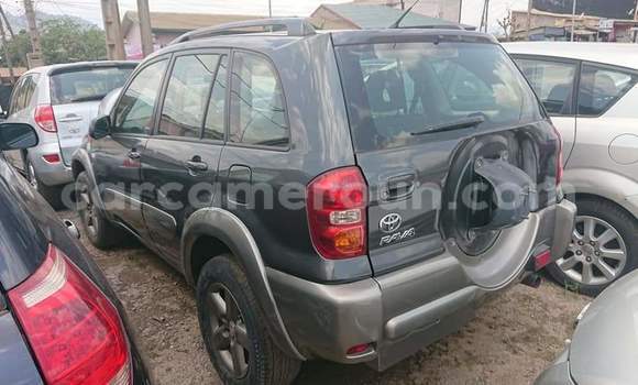 Sayi Na hannu Toyota RAV4 Black Mota in Yaounde a Babban Kamaru Sayi Na hannu Toyota RAV4 Black Mota in Yaounde a Babban Kamaru