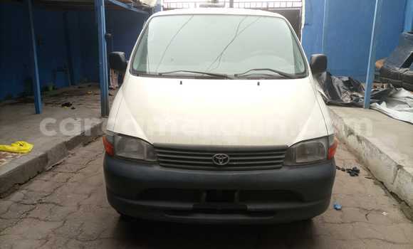 Sayi Na hannu Toyota HiAce White Babbar mota in Douala a Ƙasar Kamaru Sayi Na hannu Toyota HiAce White Babbar mota in Douala a Ƙasar Kamaru