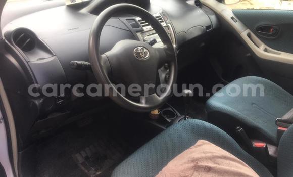 Sayi Na hannu Toyota Vitz Azurfa Mota in Douala a Ƙasar Kamaru Sayi Na hannu Toyota Vitz Azurfa Mota in Douala a Ƙasar Kamaru