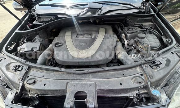 Buy Used Mercedes‒Benz ML–Class Black Car in Yaounde in Central Cameroon Buy Used Mercedes‒Benz ML–Class Black Car in Yaounde in Central Cameroon