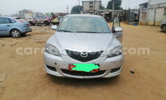 Sayi Na hannu Mazda Mazda 3 Azurfa Mota in Douala a Ƙasar Kamaru