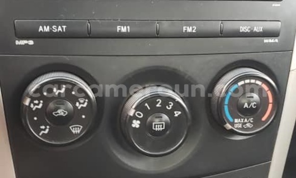 Sayi Na hannu Toyota Corolla Azurfa Mota in Douala a Ƙasar Kamaru Sayi Na hannu Toyota Corolla Azurfa Mota in Douala a Ƙasar Kamaru