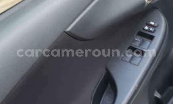 Sayi Na hannu Toyota Corolla Azurfa Mota in Douala a Ƙasar Kamaru Sayi Na hannu Toyota Corolla Azurfa Mota in Douala a Ƙasar Kamaru