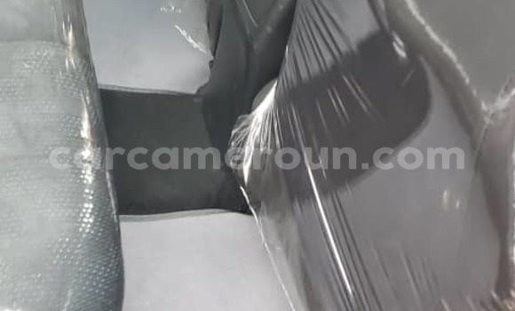 Sayi Na hannu Toyota Corolla Azurfa Mota in Douala a Ƙasar Kamaru Sayi Na hannu Toyota Corolla Azurfa Mota in Douala a Ƙasar Kamaru