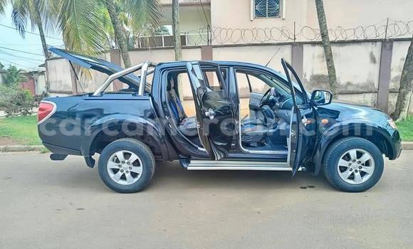 Sayi Na hannu Mitsubishi L200 Black Mota in Ambam a Kamaru ta Kudu Sayi Na hannu Mitsubishi L200 Black Mota in Ambam a Kamaru ta Kudu