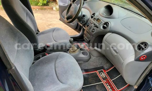 Sayi Na hannu Toyota Yaris Blue Mota in Douala a Ƙasar Kamaru Sayi Na hannu Toyota Yaris Blue Mota in Douala a Ƙasar Kamaru