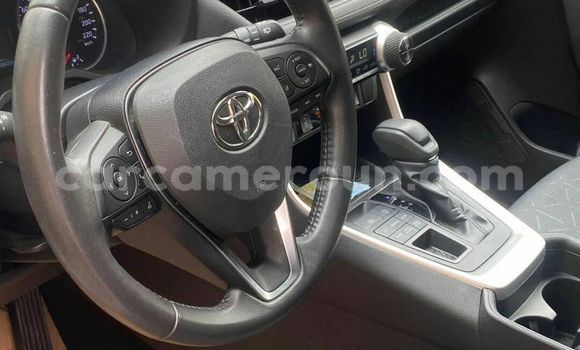 Sayi Na hannu Toyota RAV4 White Mota in Bafang a West Kamaru Sayi Na hannu Toyota RAV4 White Mota in Bafang a West Kamaru