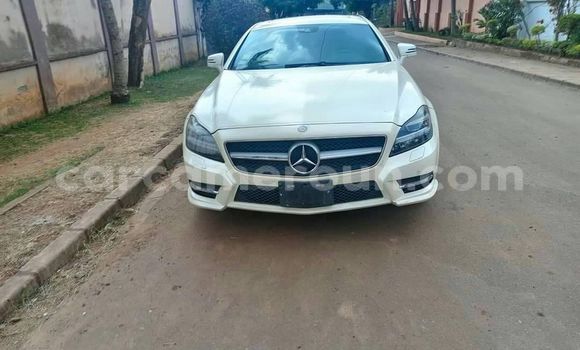 Buy Used Mercedes‒Benz CL–Class White Car in Douala in Littoral Cameroon