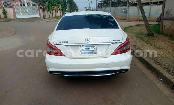 Sayi Na hannu Mercedes‒Benz CL–Class White Mota in Douala a Ƙasar Kamaru Sayi Na hannu Mercedes‒Benz CL–Class White Mota in Douala a Ƙasar Kamaru