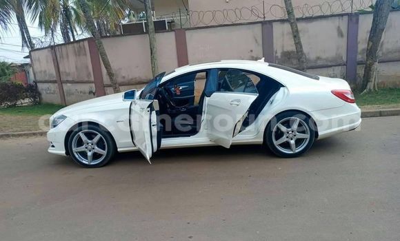 Sayi Na hannu Mercedes‒Benz CL–Class White Mota in Douala a Ƙasar Kamaru Sayi Na hannu Mercedes‒Benz CL–Class White Mota in Douala a Ƙasar Kamaru