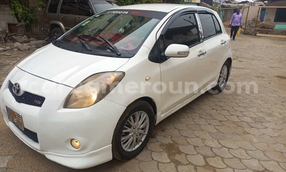 Buy Used Toyota Vitz White Car in Douala in Littoral Cameroon