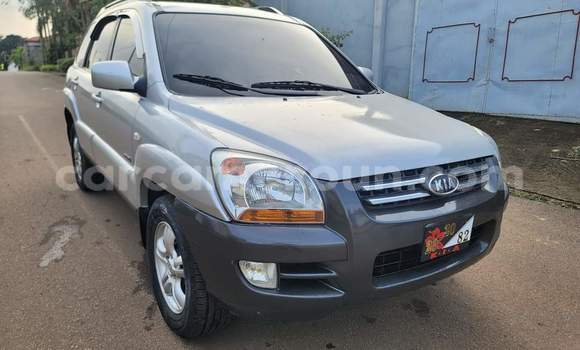 Sayi Na hannu Kia Sportage Azurfa Mota in Yaounde a Babban Kamaru