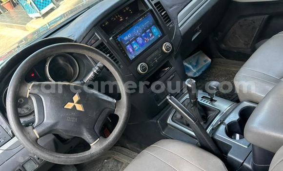 Sayi Na hannu Mitsubishi Pajero Black Mota in Douala a Ƙasar Kamaru Sayi Na hannu Mitsubishi Pajero Black Mota in Douala a Ƙasar Kamaru