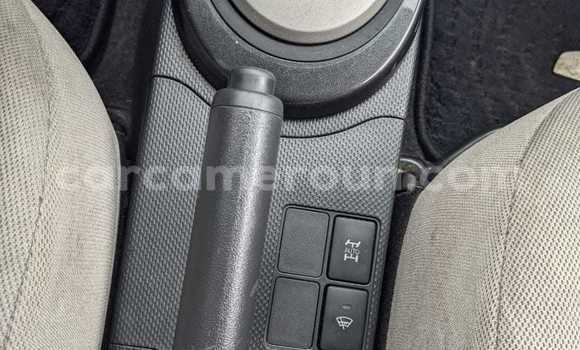 Sayi Imported Toyota IST White Mota in Douala a Ƙasar Kamaru Sayi Imported Toyota IST White Mota in Douala a Ƙasar Kamaru