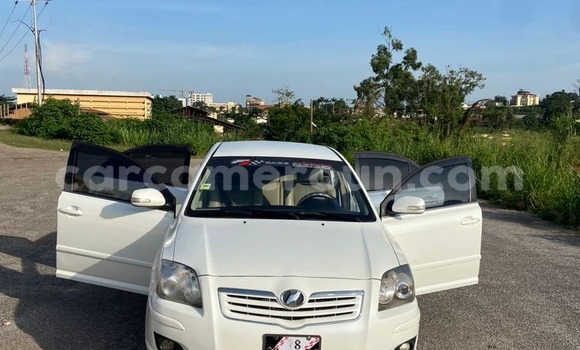 Acheter Occasion Voiture Toyota Avensis Blanc à Yaoundé, Central Cameroon Acheter Occasion Voiture Toyota Avensis Blanc à Yaoundé, Central Cameroon
