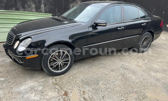 Acheter Occasion Voiture Mercedes‒Benz E–Class Noir à Douala, Littoral Cameroon