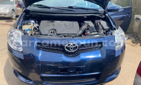 Sayi Sabo Toyota Auris Blue Mota in Douala a Ƙasar Kamaru