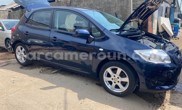 Sayi Sabo Toyota Auris Blue Mota in Douala a Ƙasar Kamaru Sayi Sabo Toyota Auris Blue Mota in Douala a Ƙasar Kamaru