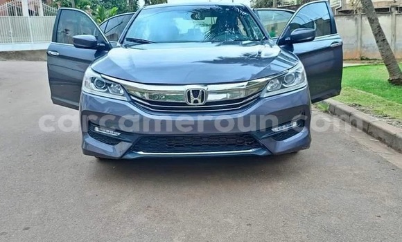 Sayi Na hannu Honda Accord Azurfa Mota in Yaounde a Babban Kamaru