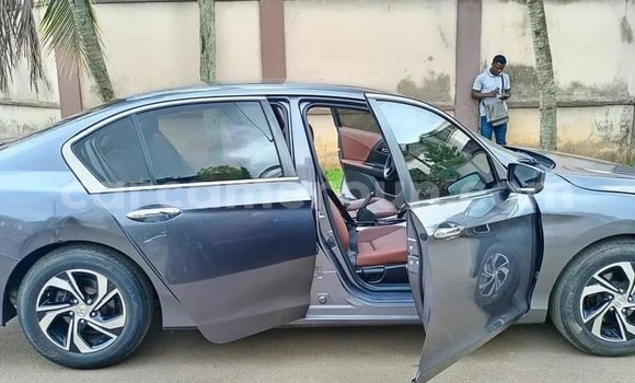 Acheter Occasion Voiture Honda Accord Gris à Yaoundé, Central Cameroon Acheter Occasion Voiture Honda Accord Gris à Yaoundé, Central Cameroon