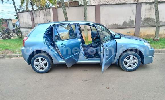 Sayi Na hannu Toyota Corolla Blue Mota in Yaounde a Babban Kamaru Sayi Na hannu Toyota Corolla Blue Mota in Yaounde a Babban Kamaru