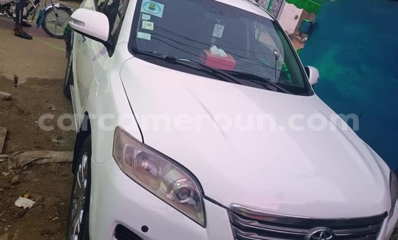 Buy Used Toyota Vanguard White Car in Douala in Littoral Cameroon Buy Used Toyota Vanguard White Car in Douala in Littoral Cameroon