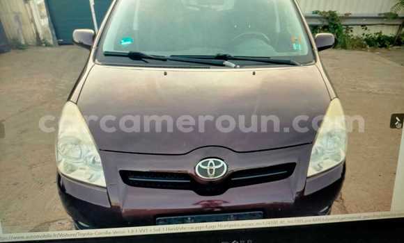 Sayi Imported Toyota Corolla Brown Mota in Douala a Ƙasar Kamaru Sayi Imported Toyota Corolla Brown Mota in Douala a Ƙasar Kamaru