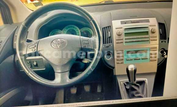 Sayi Imported Toyota Corolla Brown Mota in Douala a Ƙasar Kamaru Sayi Imported Toyota Corolla Brown Mota in Douala a Ƙasar Kamaru