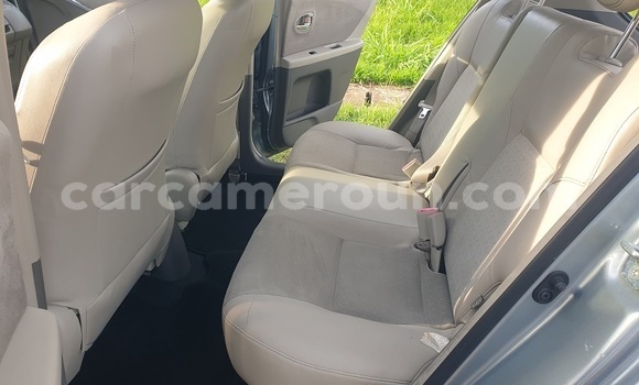 Sayi Na hannu Toyota Vitz Azurfa Mota in Yaounde a Babban Kamaru Sayi Na hannu Toyota Vitz Azurfa Mota in Yaounde a Babban Kamaru