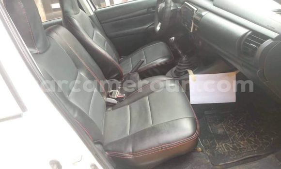 Buy Used Toyota Pickup White Car in Bafia in Central Cameroon Buy Used Toyota Pickup White Car in Bafia in Central Cameroon