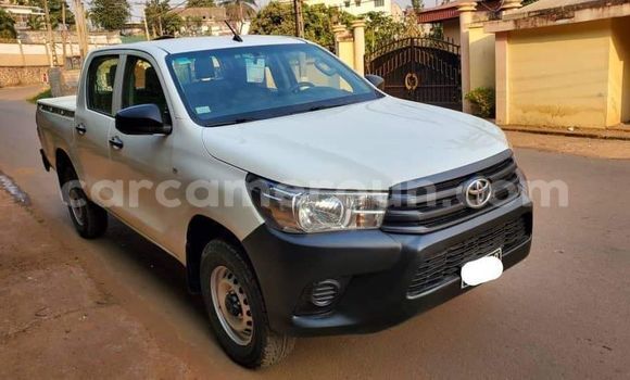 Buy Used Toyota Pickup White Car in Bafia in Central Cameroon Buy Used Toyota Pickup White Car in Bafia in Central Cameroon