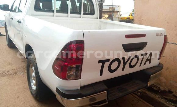 Buy Used Toyota Pickup White Car in Bafia in Central Cameroon Buy Used Toyota Pickup White Car in Bafia in Central Cameroon