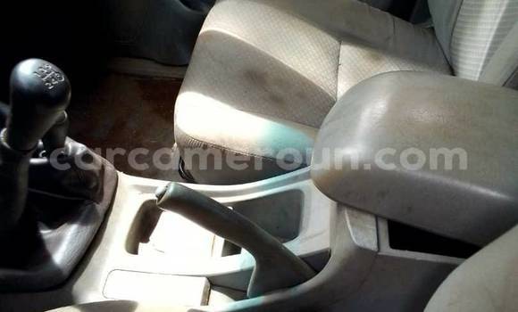 Sayi Na hannu Toyota Hilux White Mota in Bafang a West Kamaru Sayi Na hannu Toyota Hilux White Mota in Bafang a West Kamaru